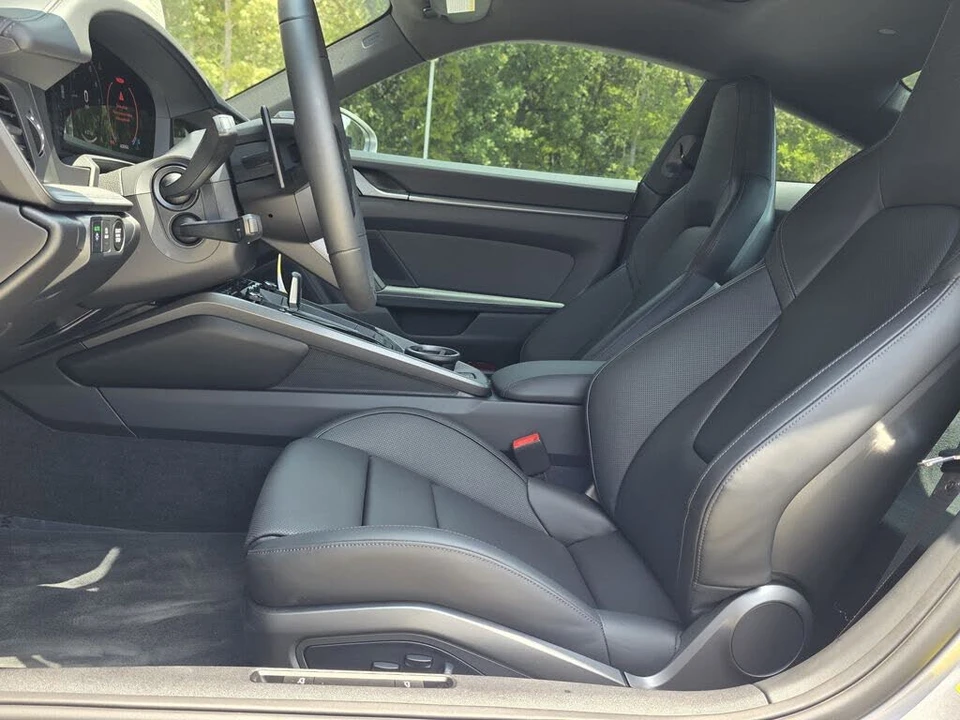 2026 Porsche 992 Carrera - Image 11 of 31