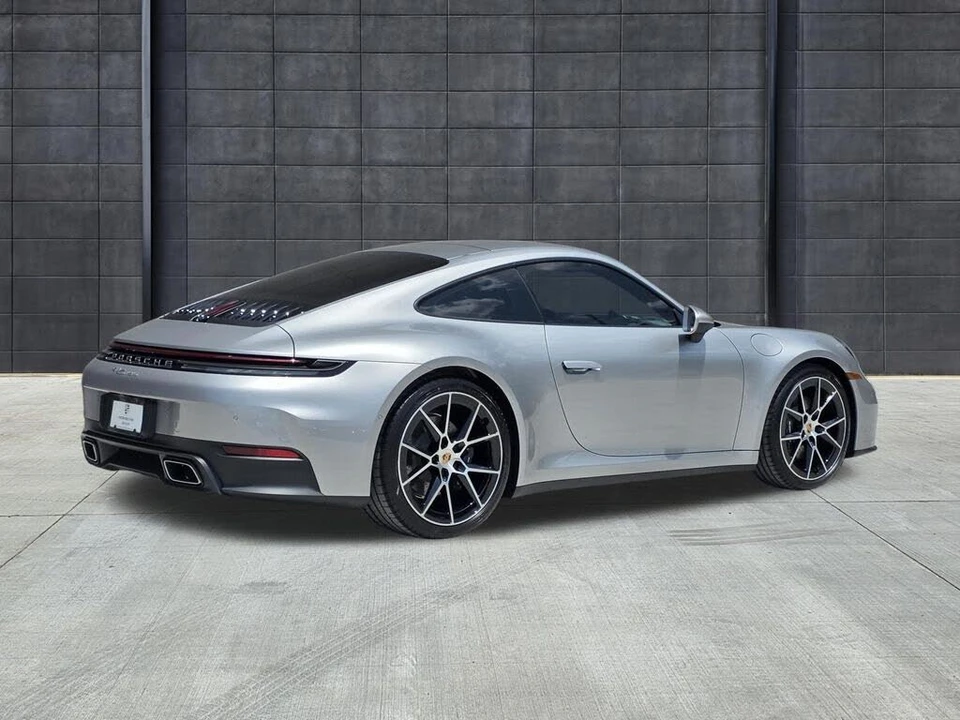 2026 Porsche 992 Carrera - Image 8 of 31