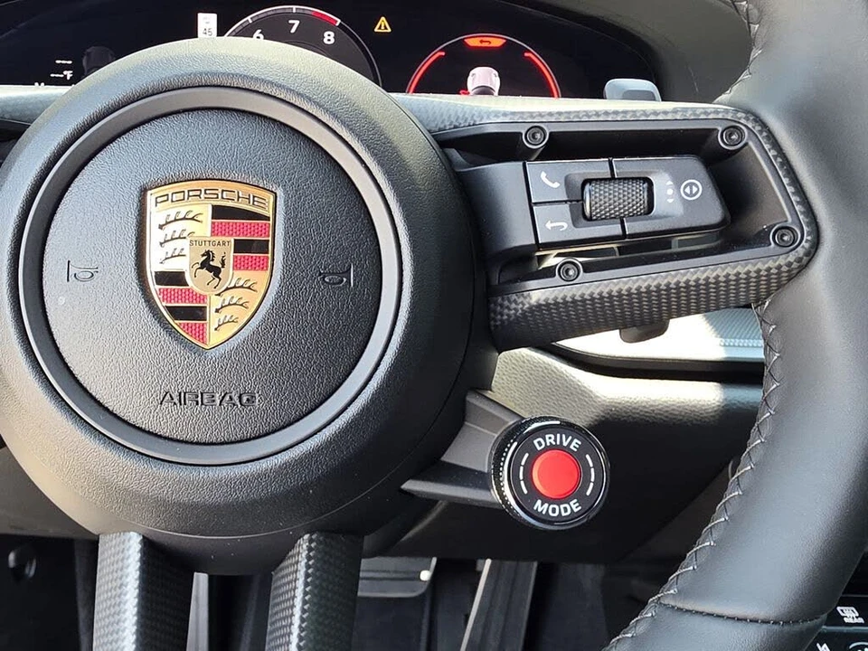 2026 Porsche 992 Carrera - Image 27 of 31