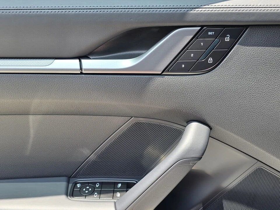 2026 Porsche 992 Carrera - Image 15 of 31