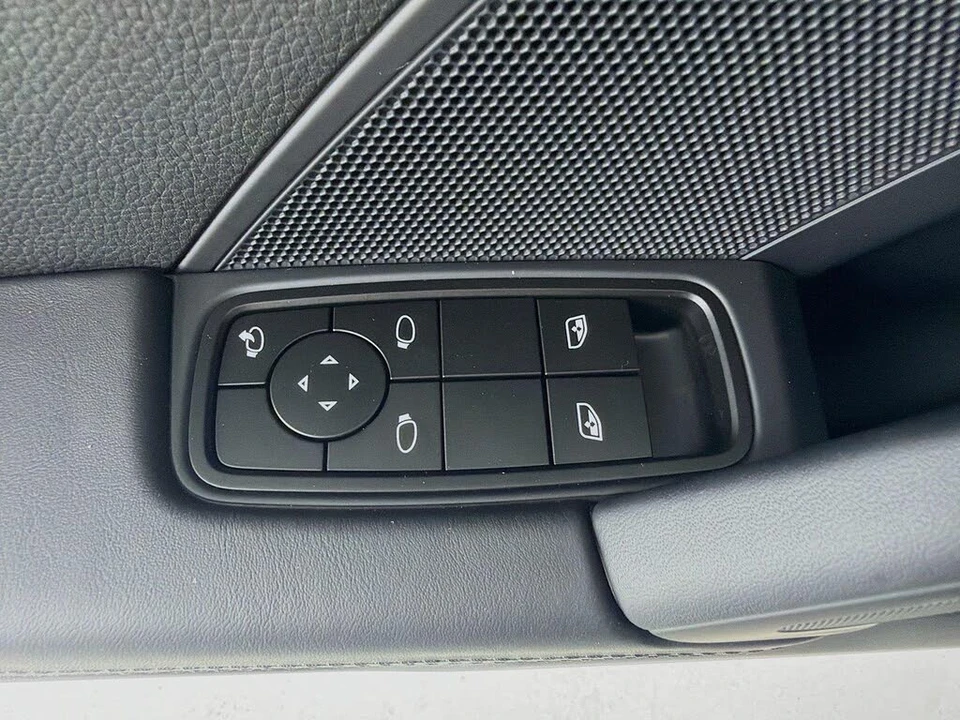 2026 Porsche 992 Carrera - Image 8 of 31