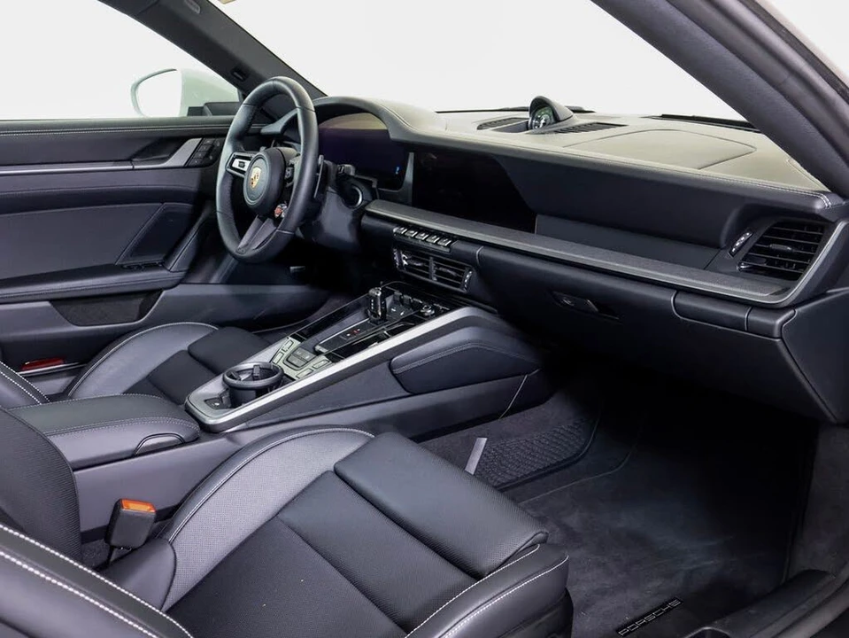 2026 Porsche 992 Carrera - Image 7 of 31