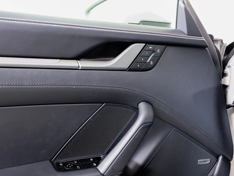 2026 Porsche 992 Carrera - Image 23 of 31
