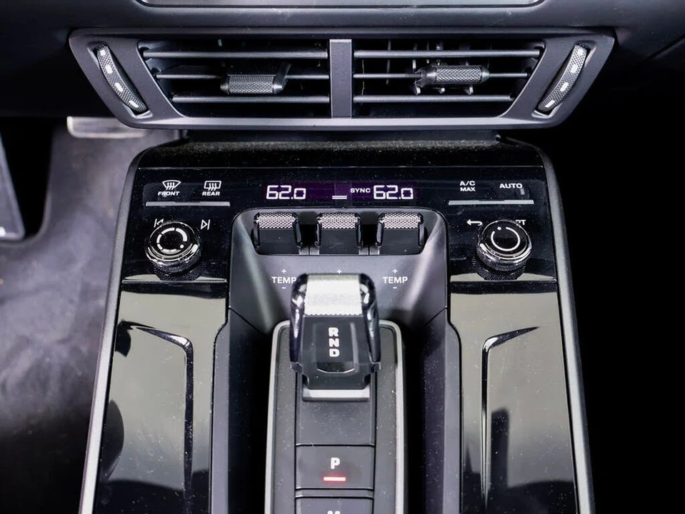 2026 Porsche 992 Carrera - Image 20 of 31