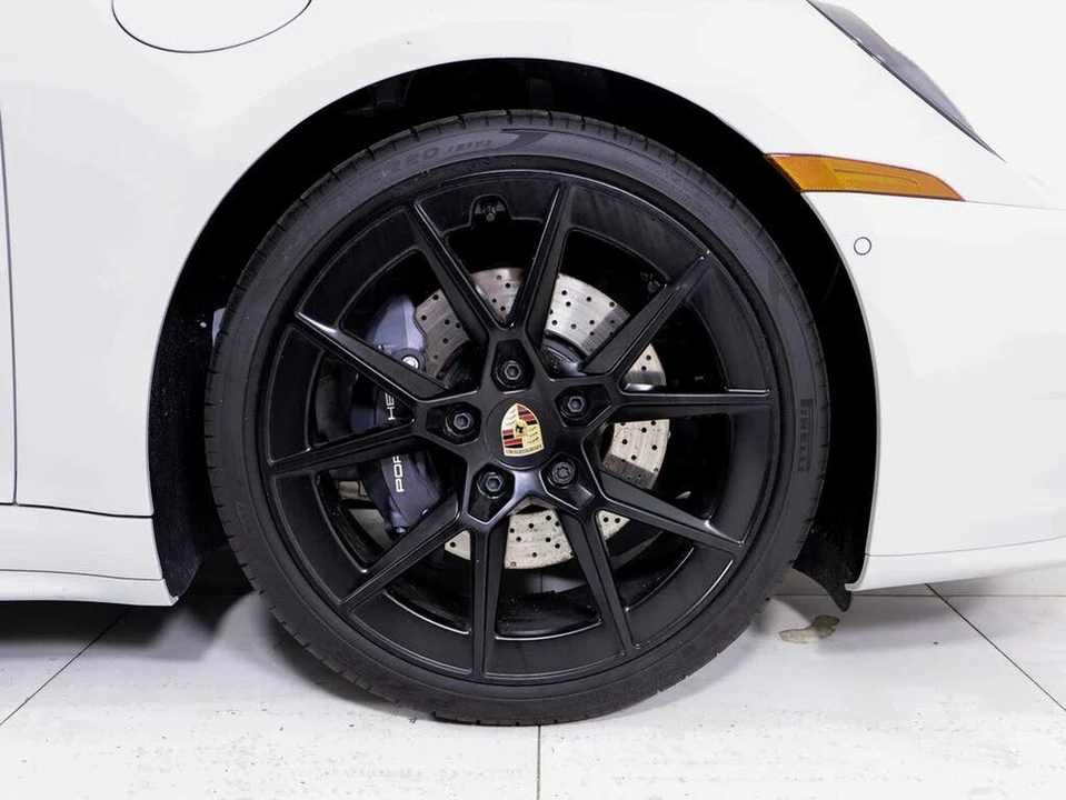 2026 Porsche 992 Carrera - Image 24 of 31
