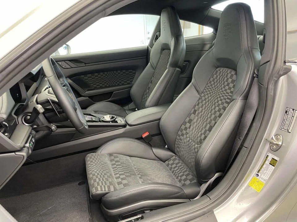 2026 Porsche 992 Carrera - Image 5 of 31