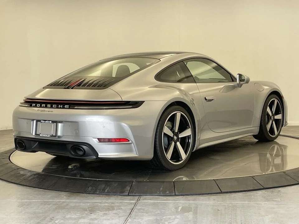 2026 Porsche 992 Carrera - Image 7 of 31