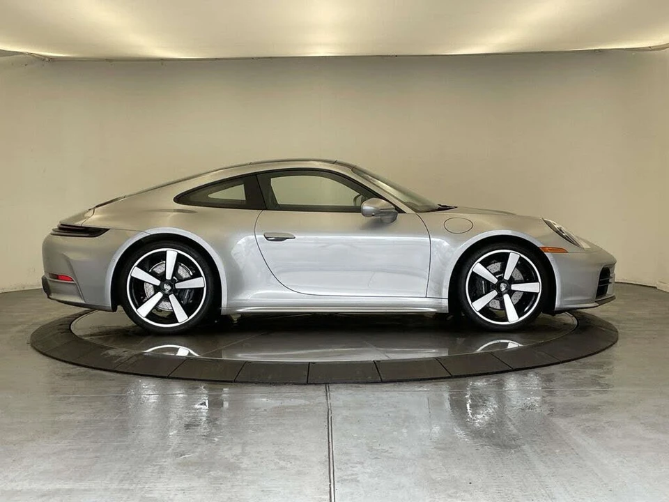2026 Porsche 992 Carrera - Image 8 of 31