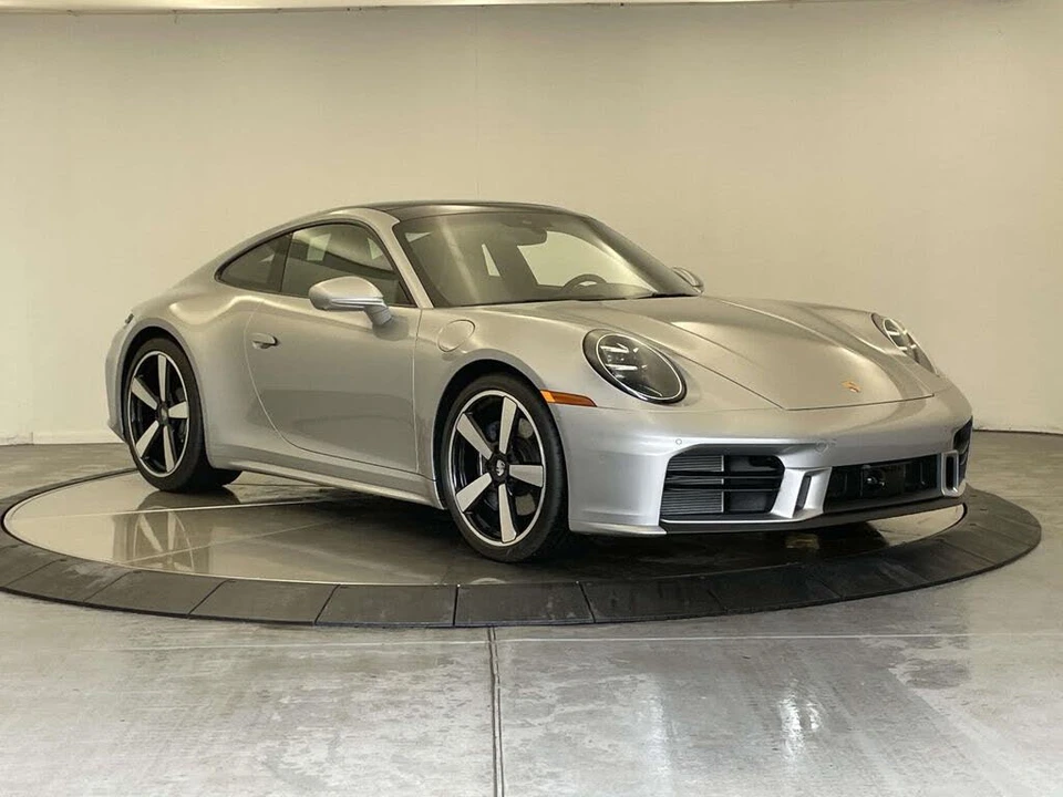 2026 Porsche 992 Carrera - Image 9 of 31