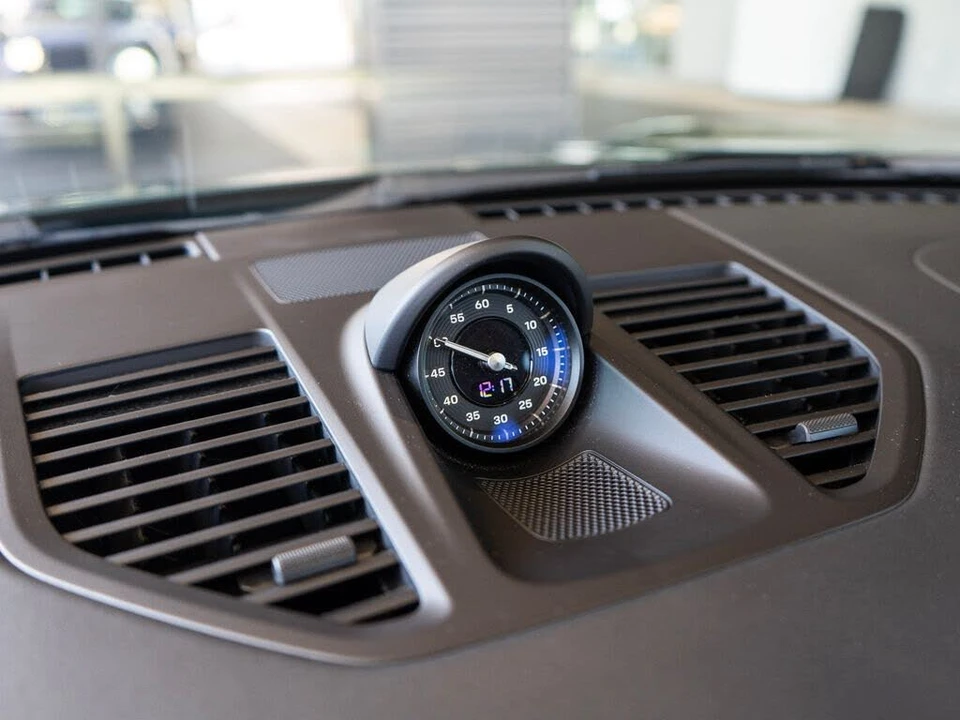 2026 Porsche 992 Carrera - Image 23 of 31