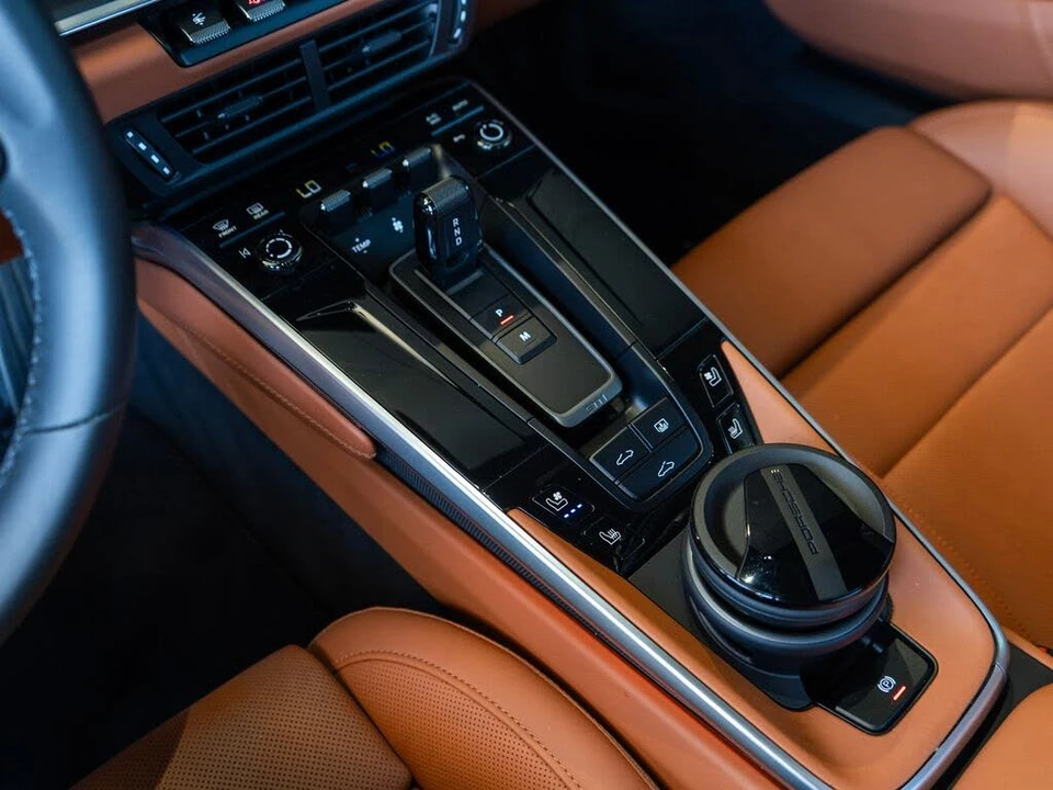 2026 Porsche 992 Carrera - Image 24 of 31