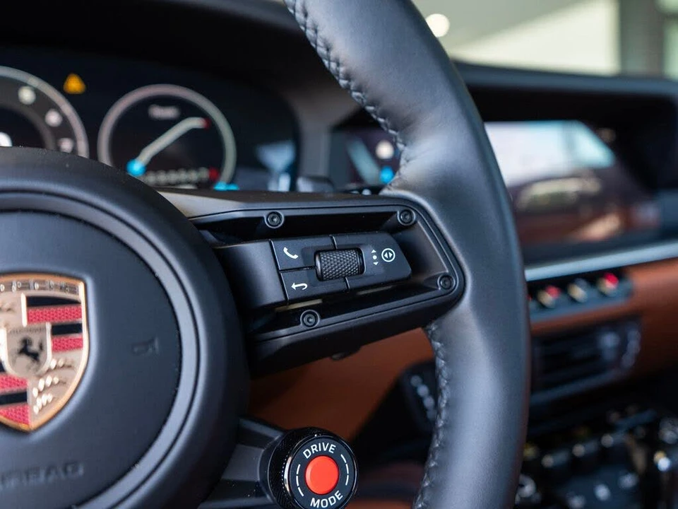 2026 Porsche 992 Carrera - Image 21 of 31