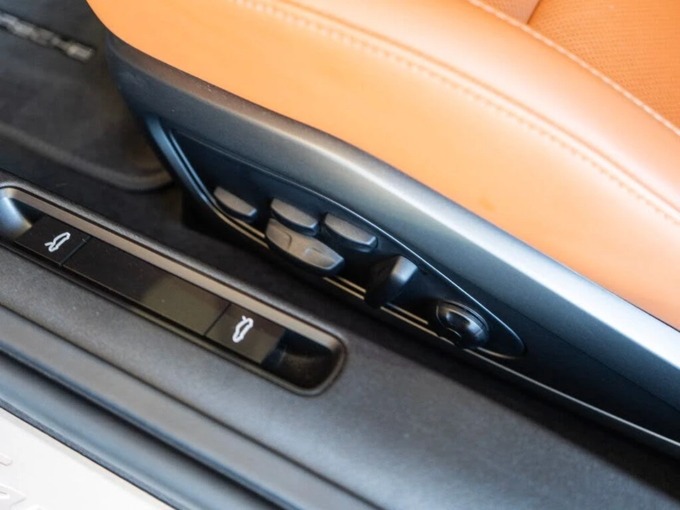 2026 Porsche 992 Carrera - Image 29 of 31