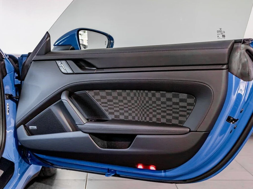 2026 Porsche 992 Carrera - Image 26 of 31