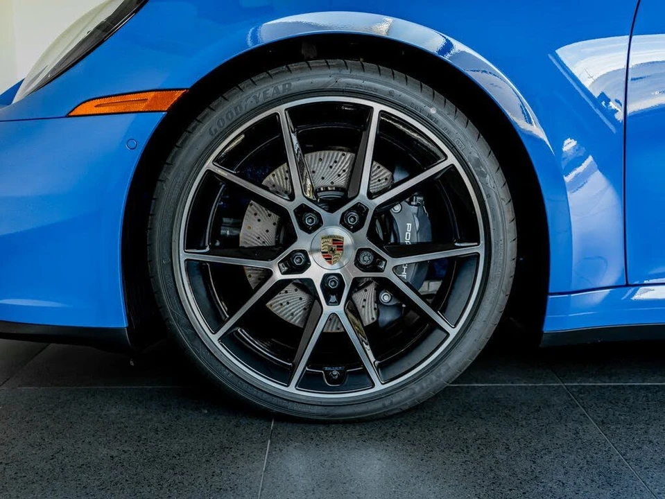 2026 Porsche 992 Carrera - Image 11 of 31
