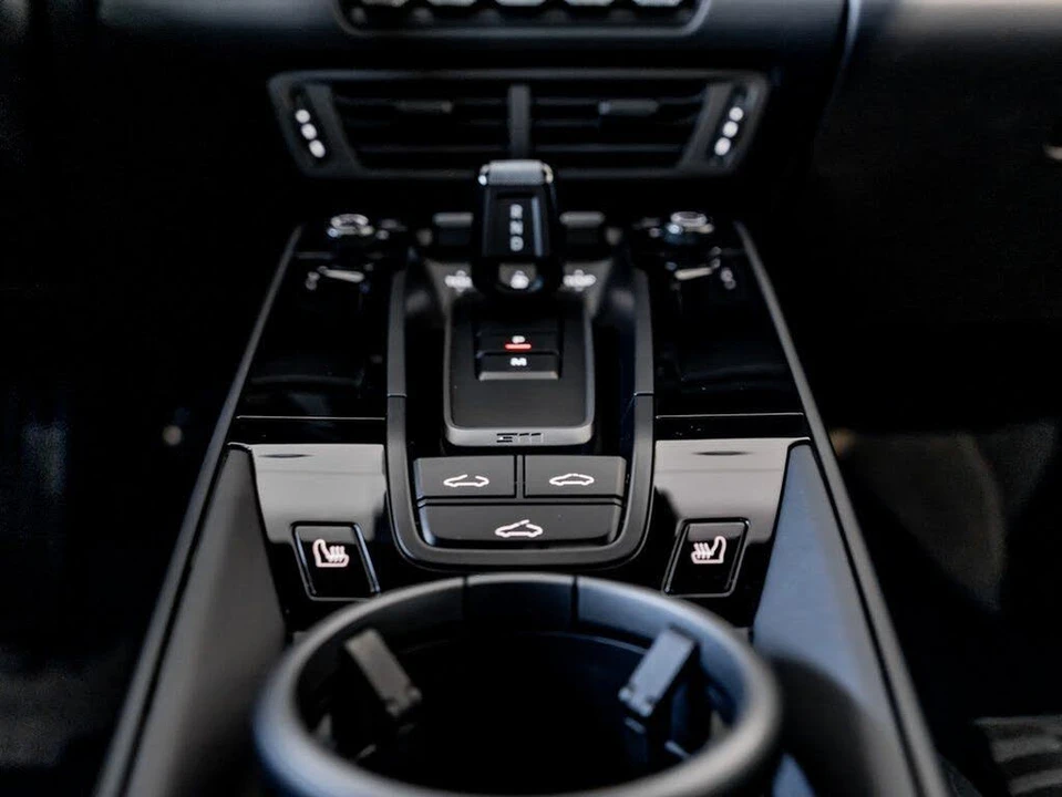 2026 Porsche 992 Carrera - Image 24 of 31