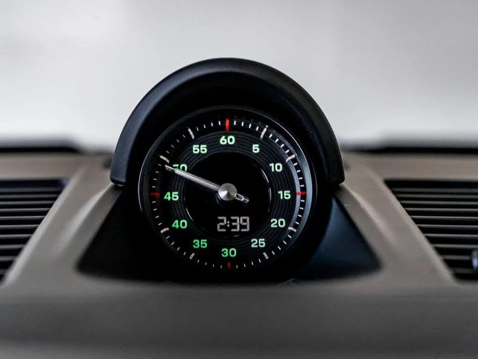 2026 Porsche 992 Carrera - Image 18 of 31