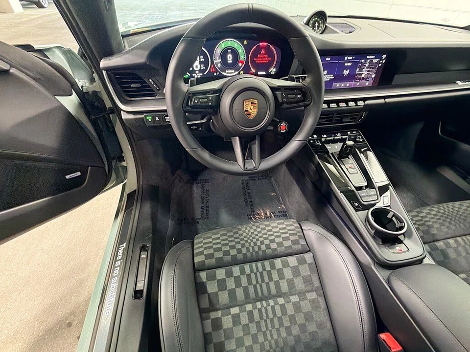 2026 Porsche 992 Carrera - Image 16 of 31