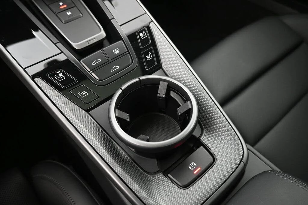 2026 Porsche 992 Carrera - Image 12 of 31