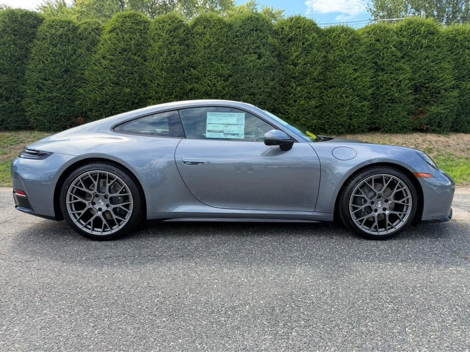 2026 Porsche 992 Carrera - Image 7 of 31