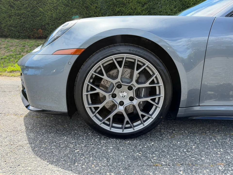 2026 Porsche 992 Carrera - Image 13 of 31