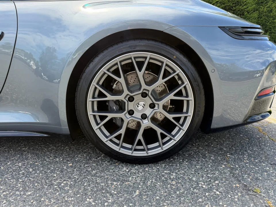 2026 Porsche 992 Carrera - Image 14 of 31