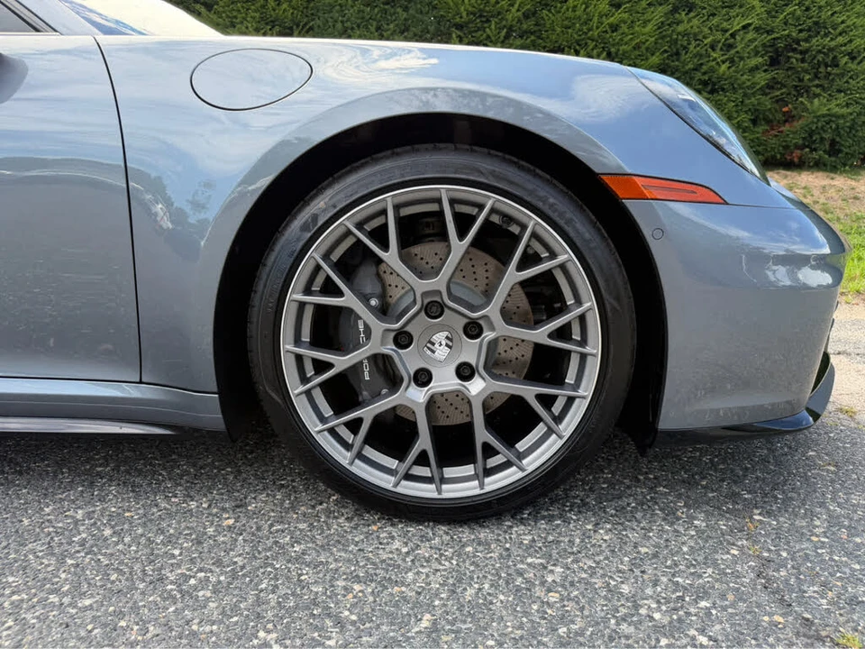 2026 Porsche 992 Carrera - Image 12 of 31