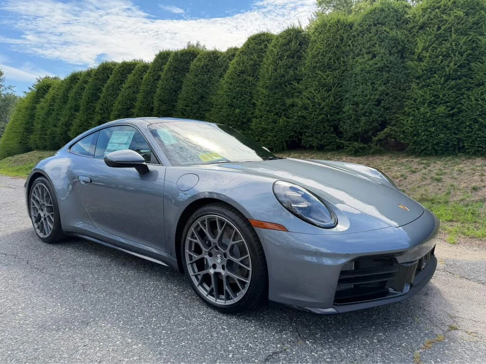 2026 Porsche 992 Carrera - Image 8 of 31