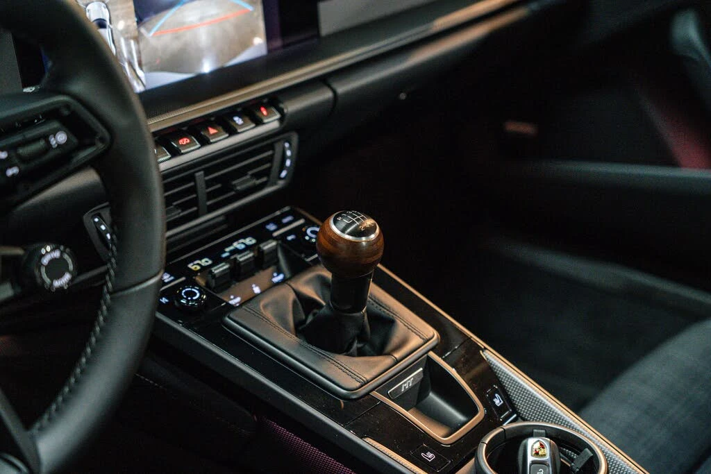 2026 Porsche 992 Carrera - Image 8 of 23