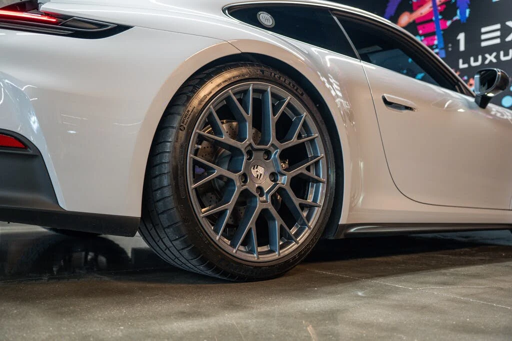2026 Porsche 992 Carrera - Image 17 of 23