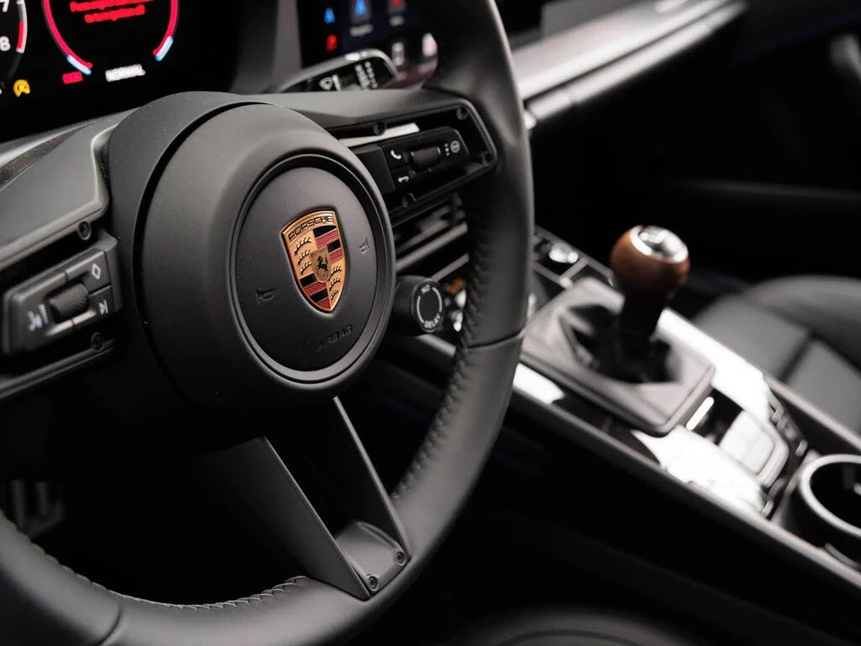 2026 Porsche 992 Carrera - Image 21 of 31