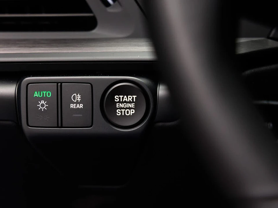 2026 Porsche 992 Carrera - Image 17 of 31