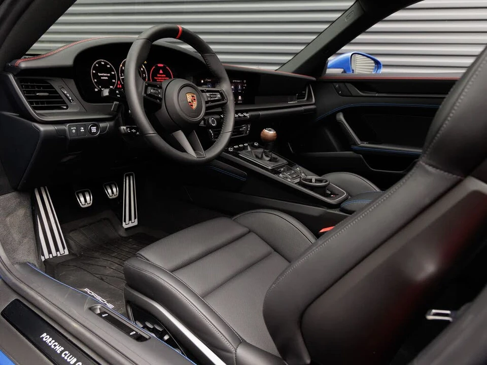 2026 Porsche 992 Carrera - Image 4 of 31