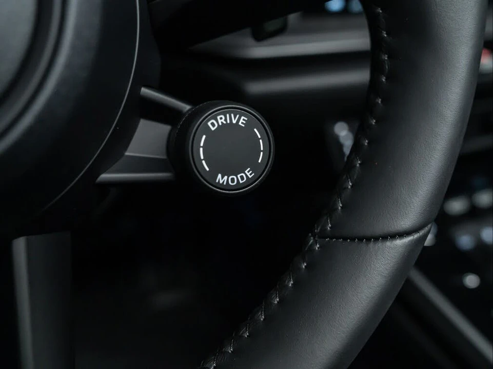2026 Porsche 992 Carrera - Image 19 of 31