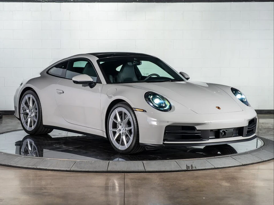 2026 Porsche 992 Carrera - Image 7 of 31
