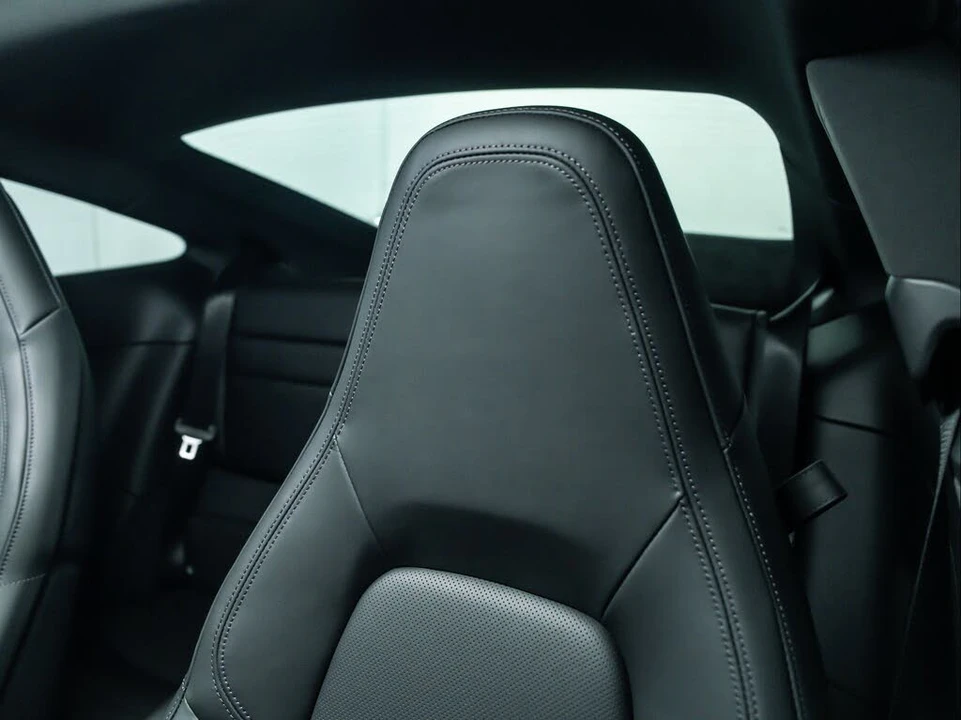2026 Porsche 992 Carrera - Image 21 of 31