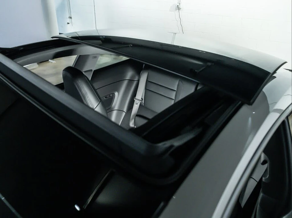 2026 Porsche 992 Carrera - Image 17 of 31