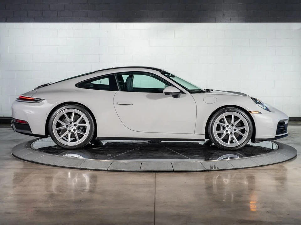 2026 Porsche 992 Carrera - Image 8 of 31