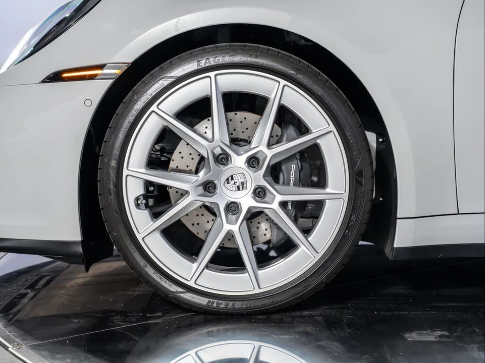 2026 Porsche 992 Carrera - Image 14 of 31