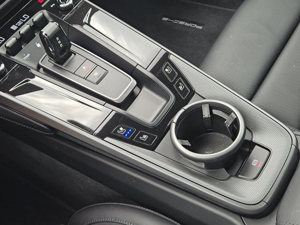 2026 Porsche 992 Carrera - Image 21 of 31