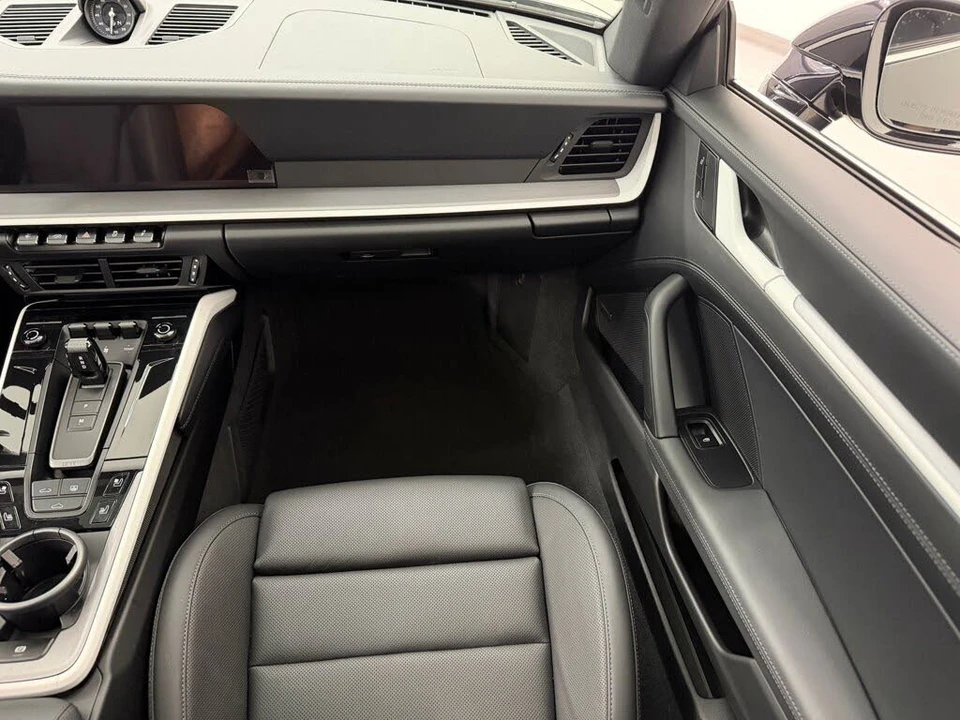2026 Porsche 992 Carrera - Image 25 of 31