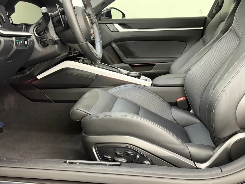2026 Porsche 992 Carrera - Image 5 of 31