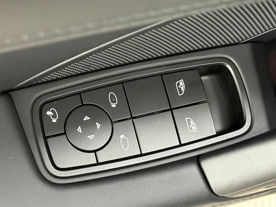 2026 Porsche 992 Carrera - Image 17 of 31