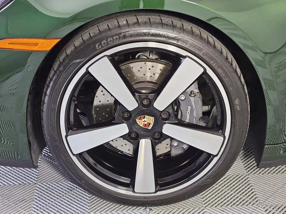 2026 Porsche 992 Carrera - Image 10 of 30