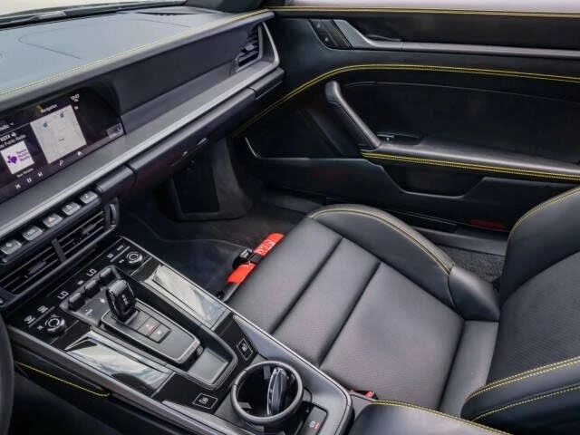 2026 Porsche 992 Carrera - Image 18 of 31