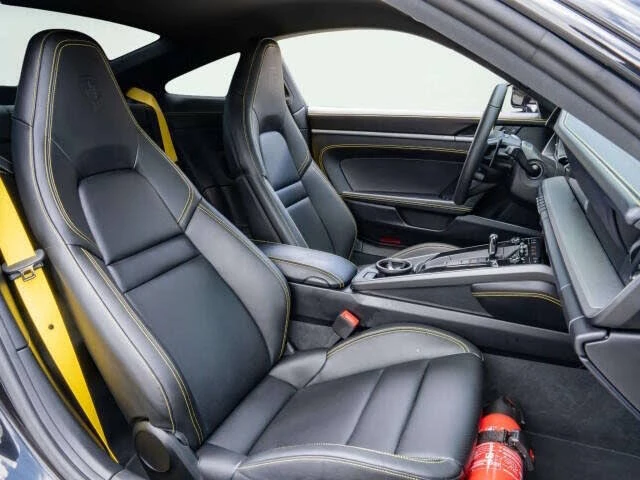 2026 Porsche 992 Carrera - Image 21 of 31