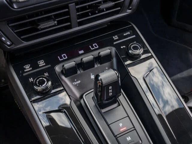2026 Porsche 992 Carrera - Image 11 of 31