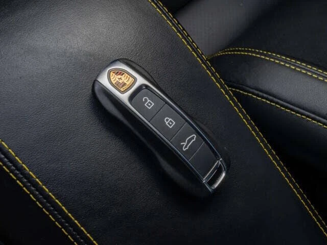 2026 Porsche 992 Carrera - Image 10 of 31