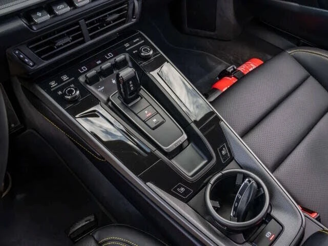 2026 Porsche 992 Carrera - Image 19 of 31