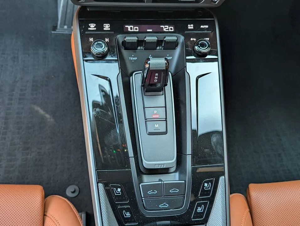2026 Porsche 992 Carrera - Image 13 of 31